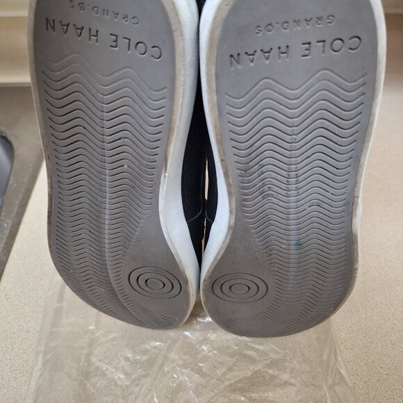 COLE HAAN LOAFERS. - Picture 4 of 4